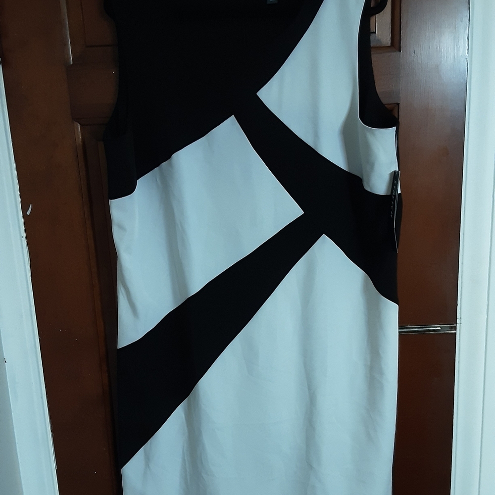 Voir Voir Black and White Abstract Midi Dress Size 18
